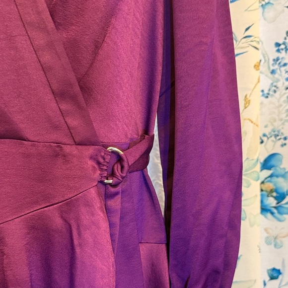 BCBGeneration 8 Surplice Neck Clover Plum Long Sleeve Mini Wrap Dress - Picture 4 of 14